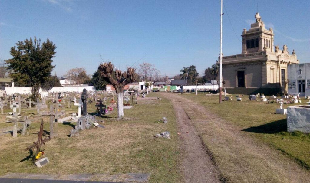 CementeriodeGeneralRodriguez2016.jpg