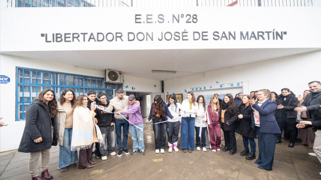 El municipio inauguró tres aulas en la secundaria N° 28 de Trujui